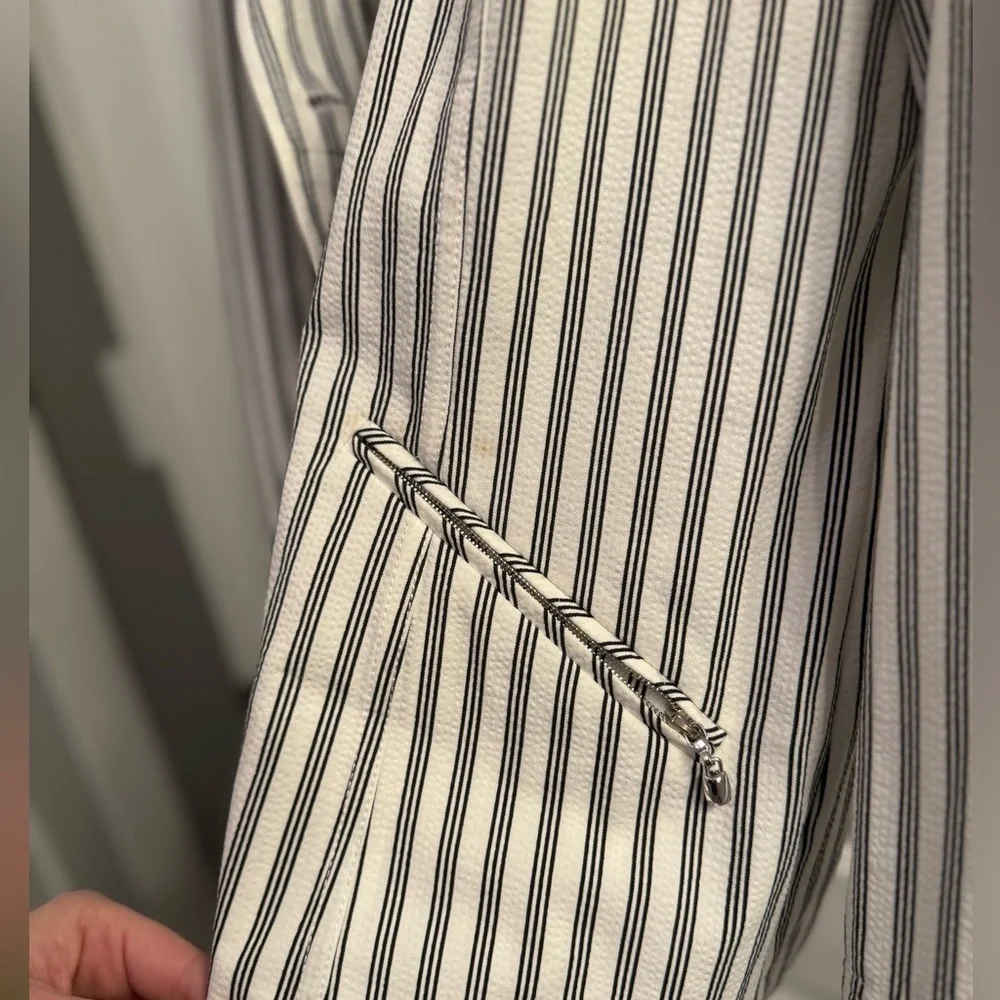 St. John Sport White Black Seersucker Striped Blazer Large